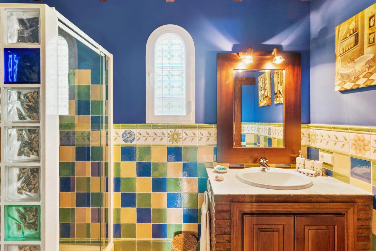 Villa Estilo Mediterranea Con Piscina, Jardin, Bbq Y Jacuzzi - Villa Bel Air Real エステポナ エクステリア 写真