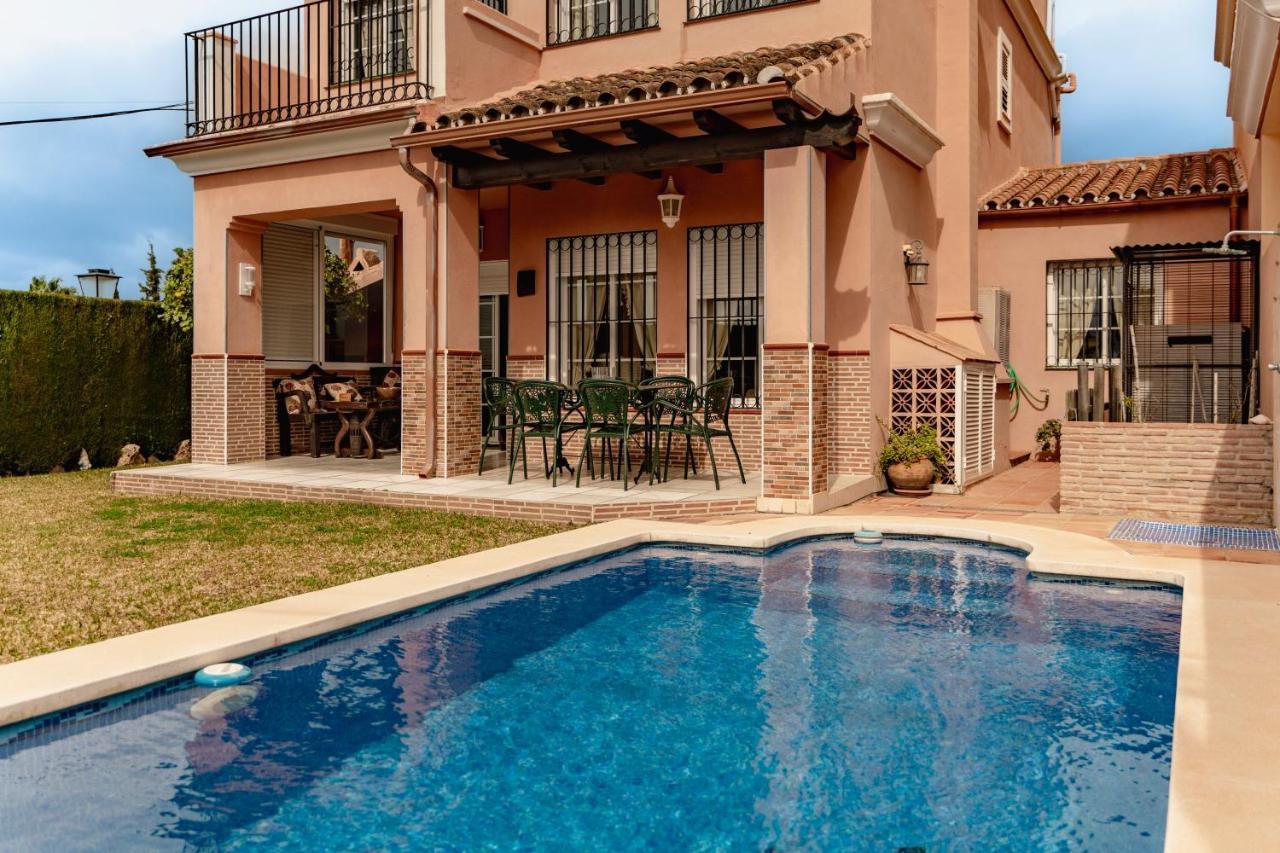 Villa Estilo Mediterranea Con Piscina, Jardin, Bbq Y Jacuzzi - Villa Bel Air Real エステポナ エクステリア 写真