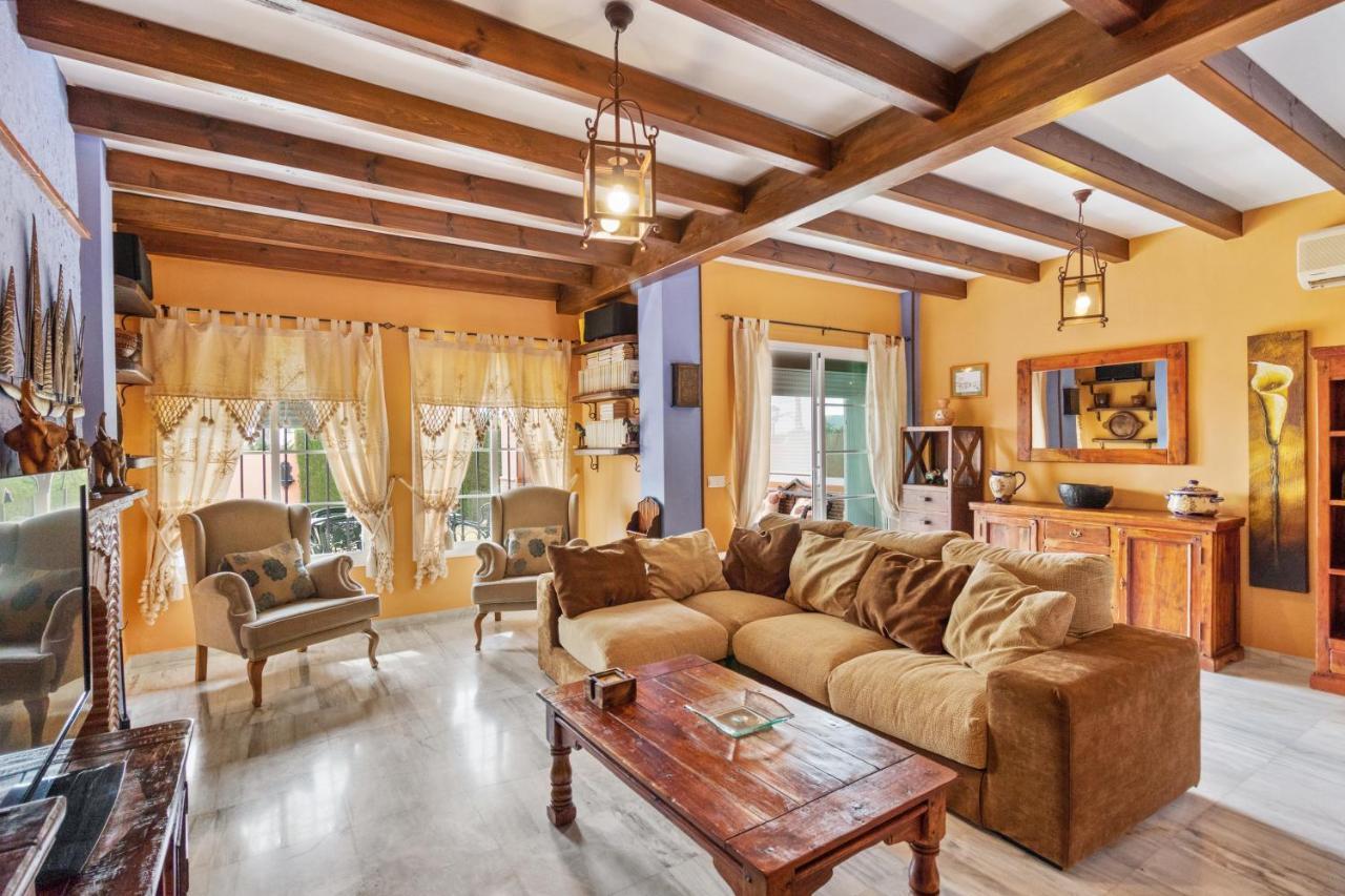 Villa Estilo Mediterranea Con Piscina, Jardin, Bbq Y Jacuzzi - Villa Bel Air Real エステポナ エクステリア 写真