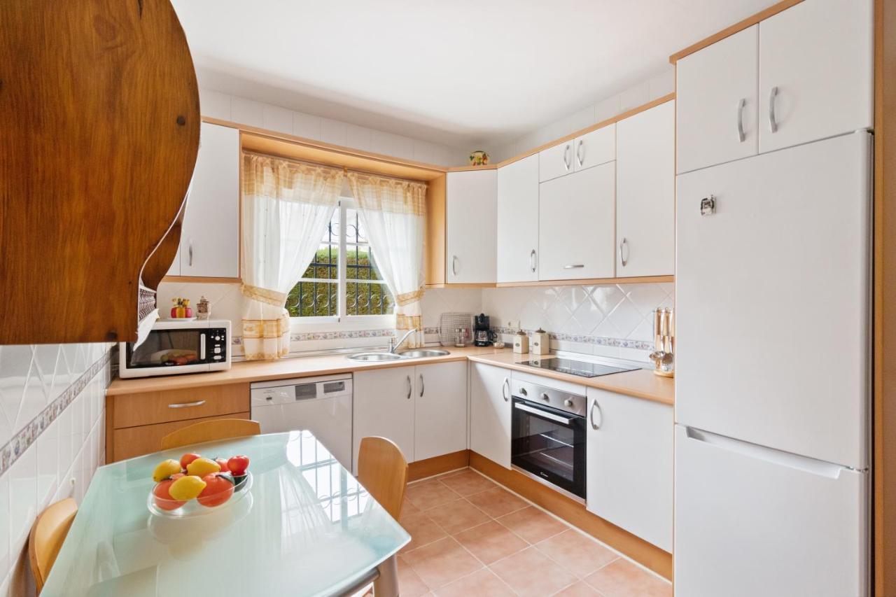 Villa Estilo Mediterranea Con Piscina, Jardin, Bbq Y Jacuzzi - Villa Bel Air Real エステポナ エクステリア 写真