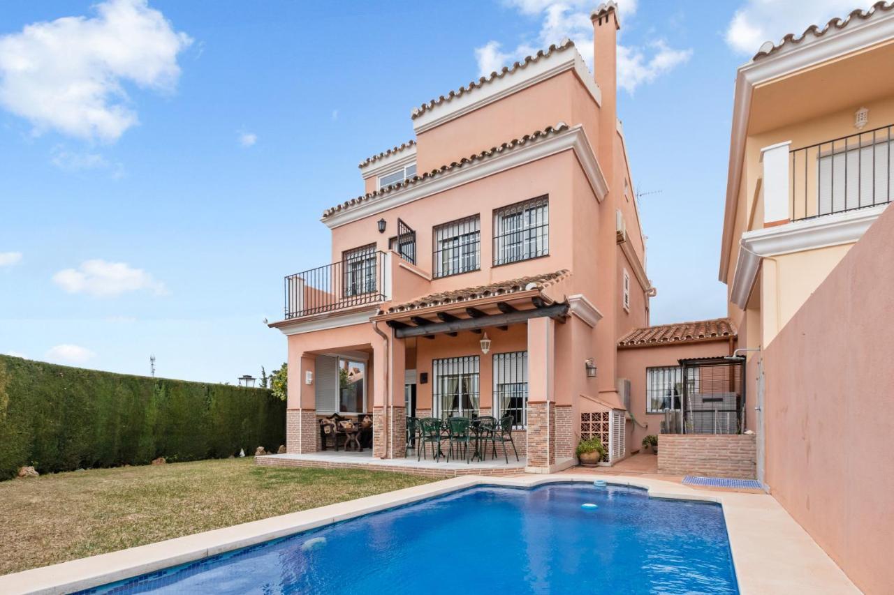 Villa Estilo Mediterranea Con Piscina, Jardin, Bbq Y Jacuzzi - Villa Bel Air Real エステポナ エクステリア 写真
